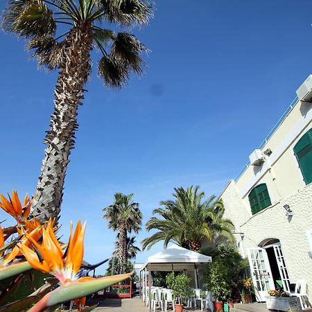 Albergo Ristorante Lucciola Santo Stefano al Mare Exterior foto