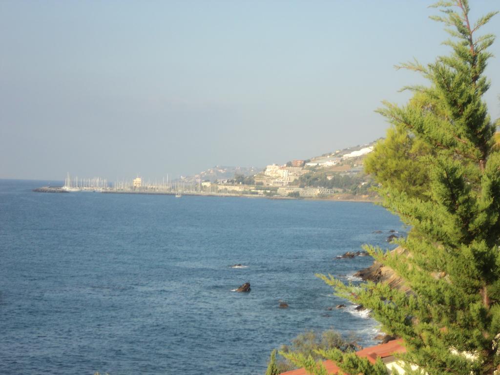 Albergo Ristorante Lucciola Santo Stefano al Mare Exterior foto