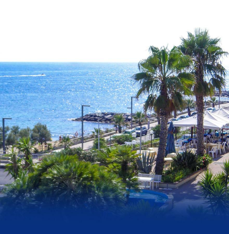 Albergo Ristorante Lucciola Santo Stefano al Mare Exterior foto
